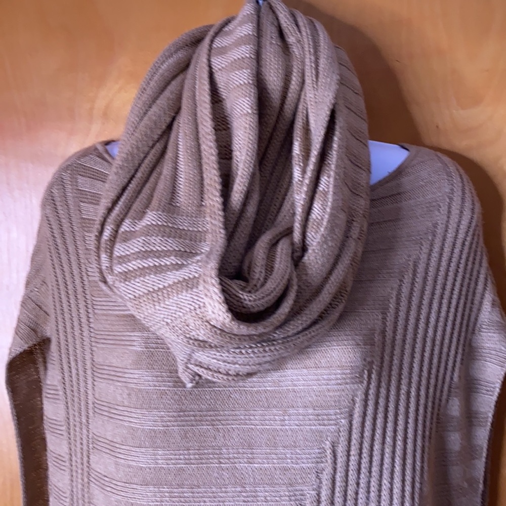 White House Black Market sleeveless sweater with matching scarf. - Picture 3 of 6
